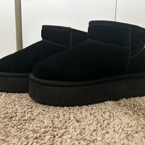 Elegant Black Women's Winter Boots